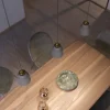 Lámpara colgante de cerámica Vaso y acabados metálicos - Imagen 33